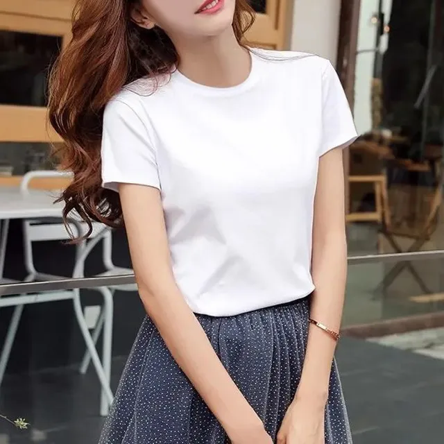 Áo thun cổ tròn: Đơn giản và dễ mặc