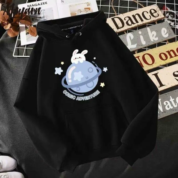 Sức hấp dẫn khó cưỡng của áo hoodie nữ cá tính